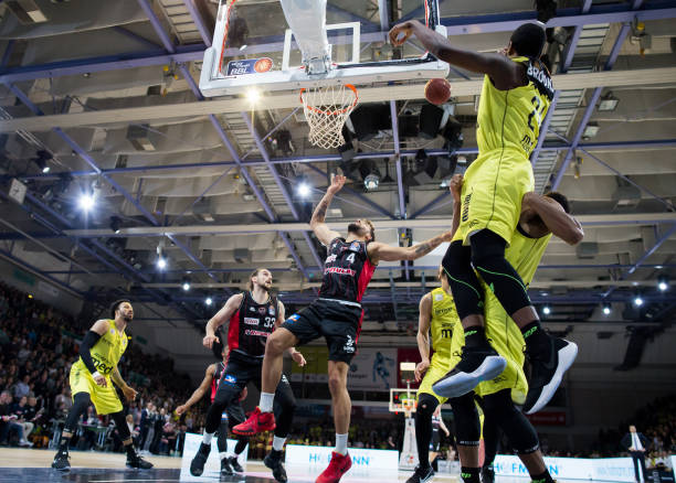 庭和其他兴 庭和其他兴