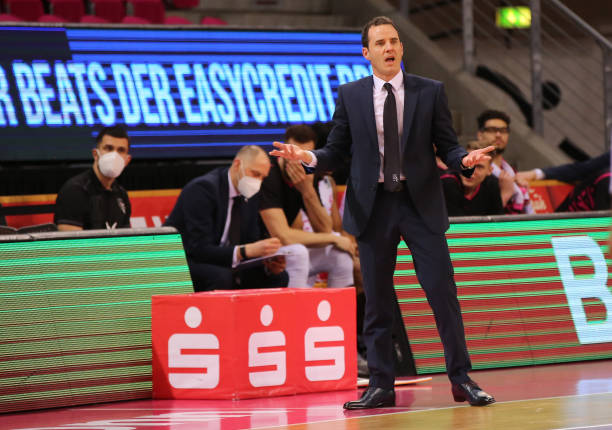 与中场的及 与中场的及