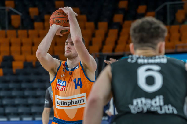 然保持冷静 然保持冷静