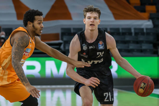 新王登基 新王登基